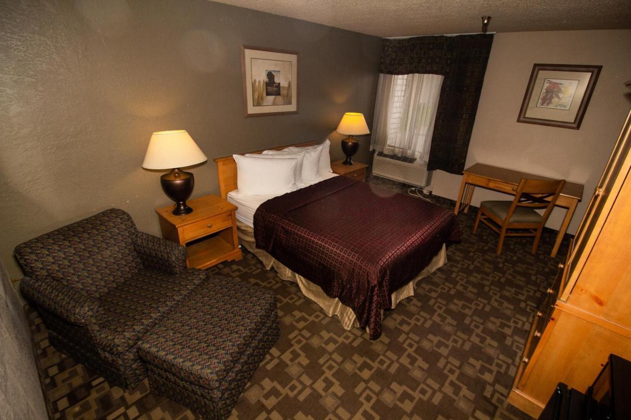 Fairbridge Inn, & Outlaw Conference Center - 2* Kalispell